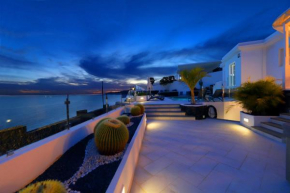 Luxury Puerto Del Carmen Villa - 4 Bedrooms - La Perla Modern Furnishings Stunning Sea Views